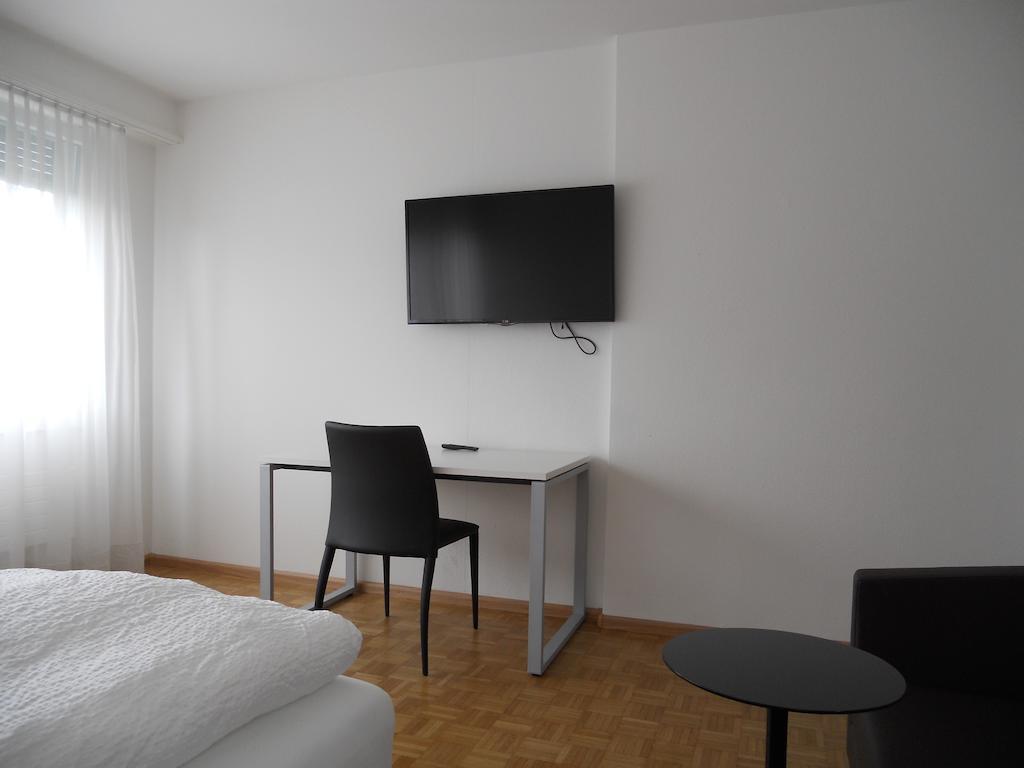 Basel City Apartments Стая снимка